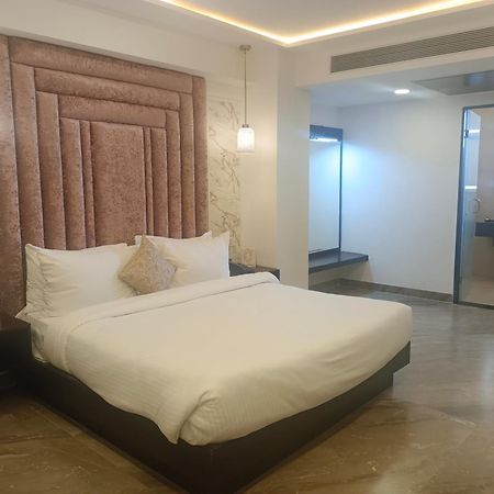 Hotel Kadamb Tree Jabalpur Exterior foto