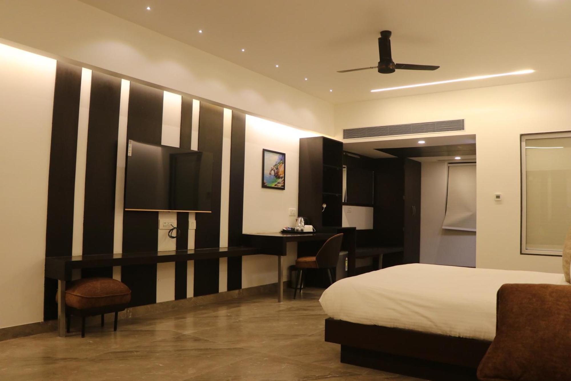 Hotel Kadamb Tree Jabalpur Exterior foto